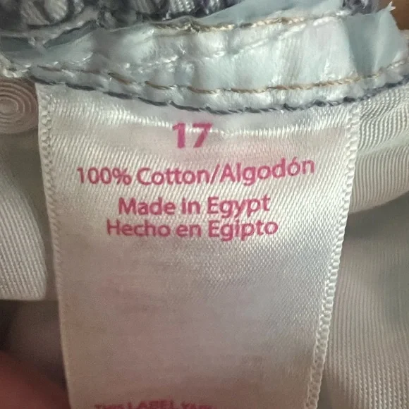 No Boundaries Distressed Blue Jeans - Picture 6 of 8